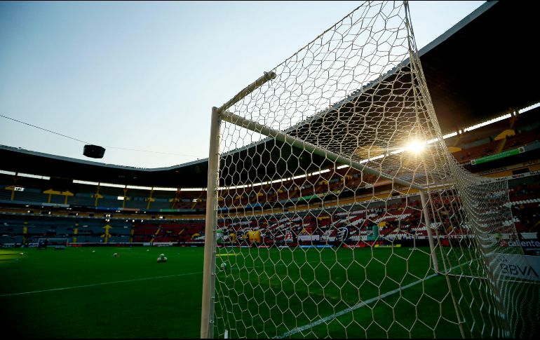 El conjunto de las Chivas podrá recibir a Cruz Azul este sábado por la noche en la ciudad de Guadalajara, en un partido que se llevará a cabo en el Estadio Jalisco, con público presente y en un estadio abierto. EL INFORMADOR / ARCHIVO