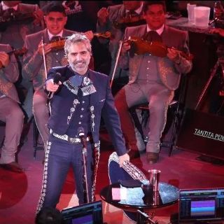 Alejandro Fernández enfrenta tenso altercado con la policía en Miami