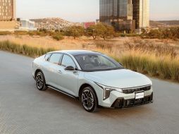 El KIA K4 es producido en México. ESPECIAL
