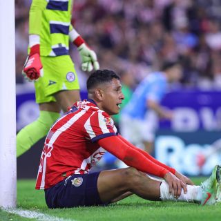Chivas, un equipo desangelado, cae ante Cruz Azul