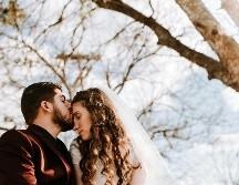 Los besos en la frente pueden demostrar una fuerte intimidad emocional. Se aleja de los actos sexuales y llega a comunicar algo mucho más profundo dentro de la relación. ESPECIAL / UNSPLASH / O. LOPEZ