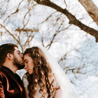 Qué significa que tu pareja te dé un beso en la frente