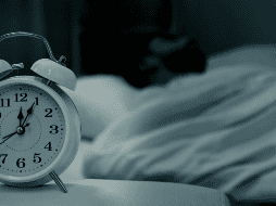 Cerrar la puerta de la habitación al dormir no es solo una costumbre sin importancia, sino que puede estar vinculado a la seguridad, privacidad, control del entorno y factores emocionales.  CANVA