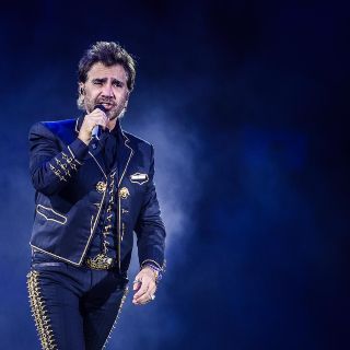 Alejandro Fernández: “Aplausos hasta el cielo” Un homenaje a Vicente Fernández