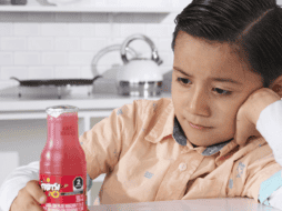 Estos son las bebidas que pueden perjudicar al más pequeño de la casa. PROFECO