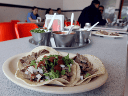 Tomando en consideración la aportación nutrimental de cada taco y su preparación baja en grasa, la experta en nutrición reveló cuáles son los tacos más saludables. ESPECIAL