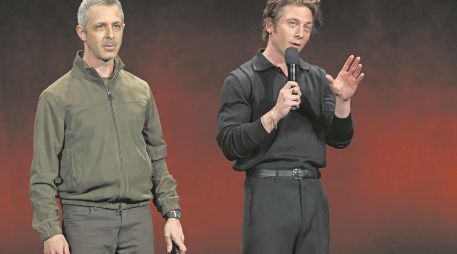 El actor estadounidense Jeremy Strong y el actor estadounidense Jeremy Allen White presentaron “Deliver Me from Nowhere”. AFP