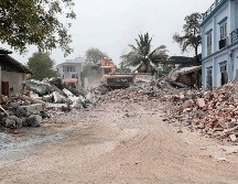 La junta militar birmana elevó ayer a 3 mil 85 los muertos, 4 mil 715 los heridos y 341 los desaparecidos. EFE/EPA/N. CHAN NAING