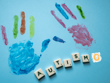 La detección temprana del autismo permite ofrecer a los niños herramientas para mejorar su calidad de vida y potenciar su desarrollo. ESPECIAL / Canva