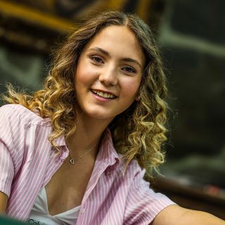 Ivanna Castro: Talento orgullosamente tapatío en "Con esa misma mirada"