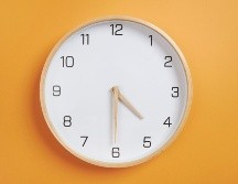 Debemos de tener en cuenta cómo la relación que tenemos con  nuestro tiempo está influenciada por nuestras emociones. CANVA/ ESPECIAL