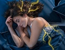 Ese extraño sobresalto tiene un nombre científico: sacudida hípnica o mioclono del sueño. CANVA