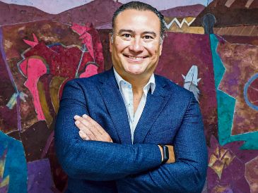 El titular de Desarrollo Energético Sustentable afirma que se puede reducir a la mitad el consumo de energía en las dependencias públicas. EL INFORMADOR/ A. Navarro