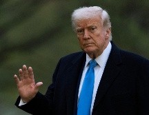 El presidente de Estados Unidos, Donald Trump,  saluda a su llegada a la Casa Blanca en el  Marine One, el domingo 6 de abril de 2025, en Washington. AP /M. Balce Ceneta