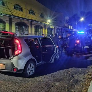 Detienen en Miravalle a dos hombres por robo a tienda departamental