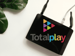 El término de internet simétrico significa que la velocidad de carga (subida) y descarga (bajada) va a ser la misma en todos sus planes. CANVA