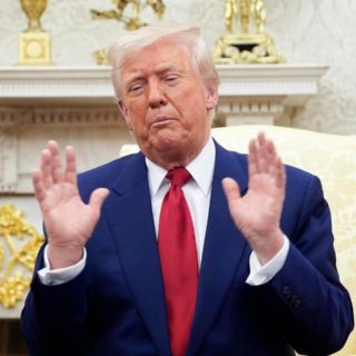 Consejero de Trump revela posible razón detrás de la pausa arancelaria