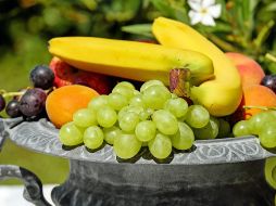 Conoce las razones por las cuales no deberías de juntar toda la fruta en un frutero. PIXABAY