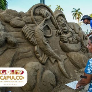 Artistas internacionales crean esculturas gigantes de arena en Acapulco