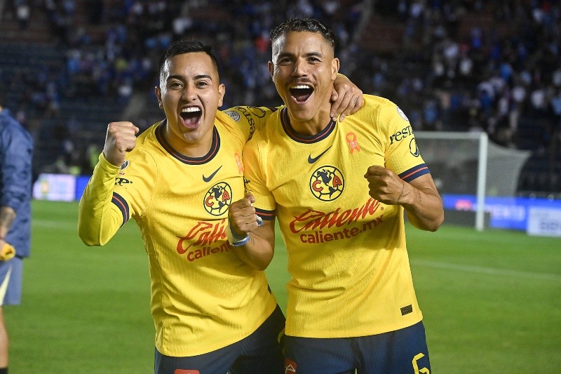  Sánchez y Jonathan Dos Santos durante el partido de vuelta de las Semifinales del torneo Apertura 2024  Foto: Imago7/Etzel Espinosa