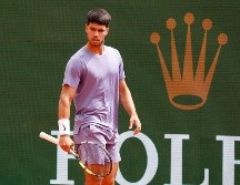 Carlos Alcaraz estuvo a punto de ser superado por Arthur Fils, pero logró recomponer. EFE/S. Nogier