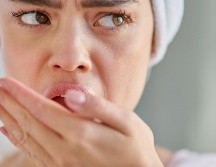 Muchas personas aseguran que tener mal aliento les genera ansiedad y, en un intento por solucionarlo, recurren al uso de chicles o dulces de menta. ESPECIAL / ARCHIVO