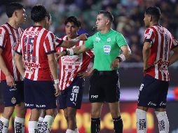 Chivas recibió dos expulsiones el día de ayer en el duelo ante Mazatlán. IMAGO7 / ARCHIVO