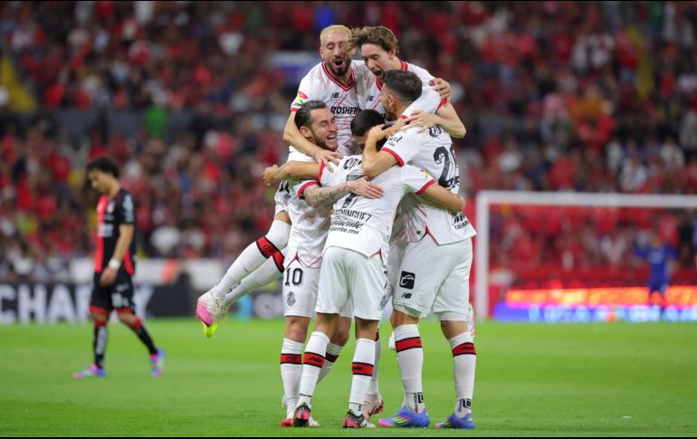 El héroe de la noche fue el brasileño Paulinho, quien firmó un 