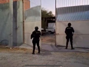 En Teocaltiche, se localizó y aseguró un presunto lote de autos robados. ESPECIAL / SECRETARÍA DE SEGURIDAD ESTATAL