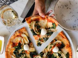 La pizza y qué tan saludable es comerla. UNSPLASH / P. KUCUK