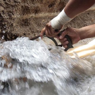 Denuncian “huachicoleo” a las redes del SIAPA