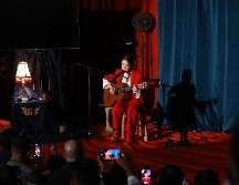 Lafourcade pretende reivindicar la música mexicana mostrando un lado más íntimo lleno de tradición. EFE/ A. Cruz