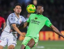 Ricardo Monreal y Moisés Castillo disputan el balón. Bravos y Rayos no defraudaron. IMAGO7/A. Rodríguez