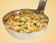 Las sopas instantáneas suelen estar compuestas por fideos precocidos, saborizantes artificiales, conservadores y una gran cantidad de sal. Unsplash