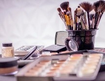 El éxito de un maquillaje depende en gran medida de una buena corrección. Pexels