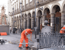 Los Escuadrones de la Limpieza comenzaron trabajos en el Centro Histórico de la ciudad. CORTESÍA.