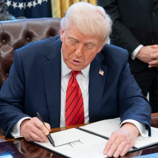 Trump autoriza pesca comercial en zonas protegidas del Pacífico