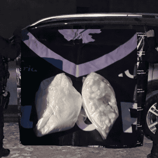 FIR asegura camioneta con cartuchos y droga en municipio de Villa Hidalgo