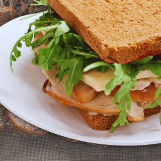 ¿Qué tan saludable es comer el pan integral?