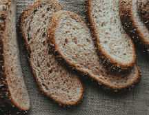 Descubre los beneficios de comer pan de centeno. PEXELS