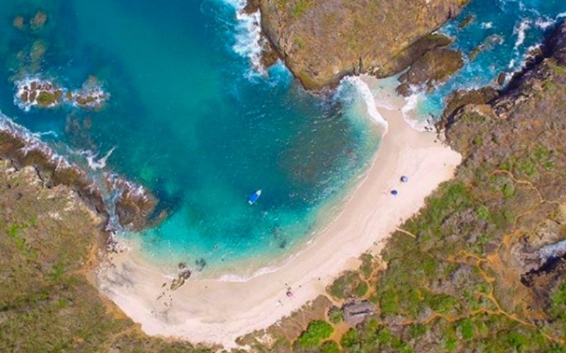Isla Cocinas está bordeada por arena blanca y cristalinas aguas de color turquesa. ESPECIAL / Gobierno de La Huerta
