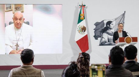 Este viernes, durante La Mañanera, Claudia Sheinbaum fue cuestionada acerca de si firmará el libro de condolencias tras la muerte del Papa Francisco. SUN