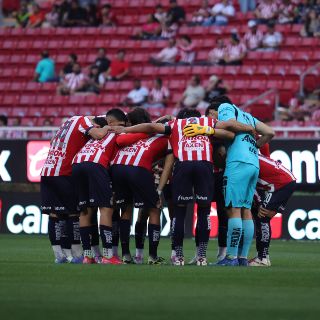 Chivas lanzó oferta por jugador del PSV para el Apertura 2025