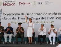 En el arranque, Sheinbaum reiteró que de esta forma cumple su promesa de ampliar el Tren Maya, una obra de 1.553 kilómetros de vías que priorizó su antecesor, Andrés Manuel López Obrador. EFE/ L. Hernández.