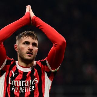 Fabio Capello defiende a Santiago Giménez