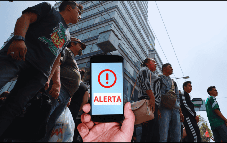 Participarán empresas de telefonía Altan Redes, Telefónica, Telcel y AT&T, por lo que teléfonos de esas empresas serán los que sonarán durante el simulacro de esta mañana. EFE / ARCHIVO