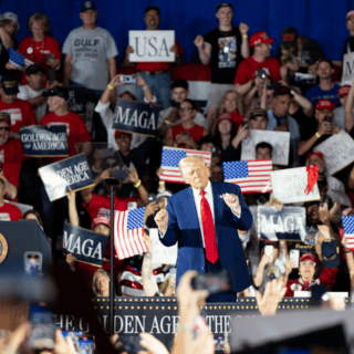 'Solo acabamos de empezar, aún no han visto nada', dice Trump tras sus primeros 100 días