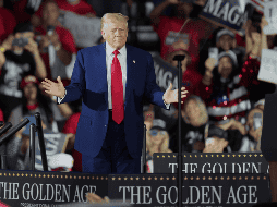 El presidente Donald Trump llega a un evento para conmemorar sus primeros 100 días de gobierno en el Centro Deportivo y de Exposiciones del condado de Macomb, el martes 29 de abril de 2025, en Warren, Michigan. AP / P. SANCYA