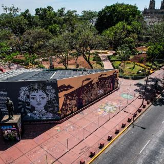 Ofrecen nuevos espacios a comerciantes del “Parque Rojo”