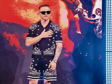 Saúl Álvarez vivirá la experiencia de pelear en un lugar distinto a México y Estados Unidos. ESPECIAL